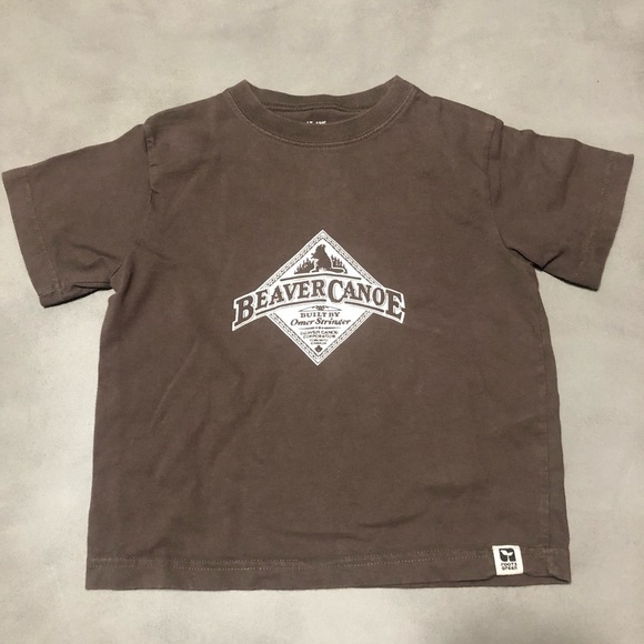 ROOTS Beaver Canoe T-Shirt & Children’s Place Cargo Shorts Outfit - Picture 2 of 9